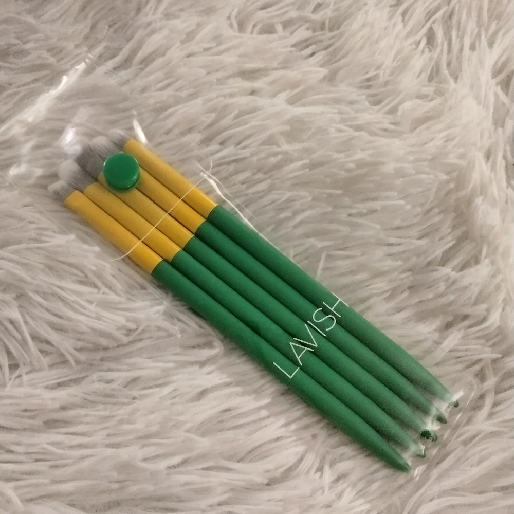 🆕 Lavish 5 piece eye brush set